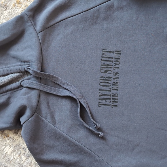 Taylor Swift Eras Tour Hoodie US 2023 dates NEW Medium - Picture 5 of 7